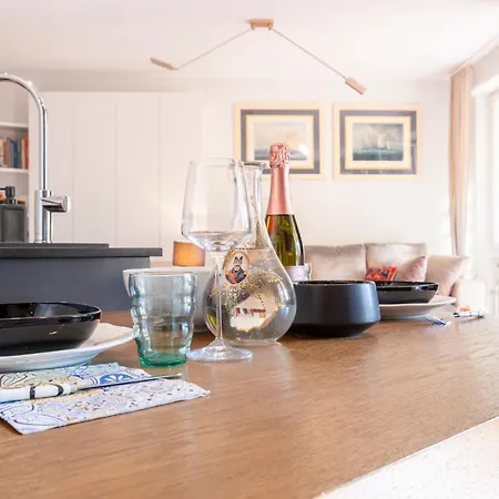Elegantis Penthouse In The Heart Of With Private Terrace And View Apartment