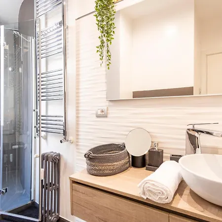 Elegantis Penthouse In The Heart Of With Private Terrace And View Apartment